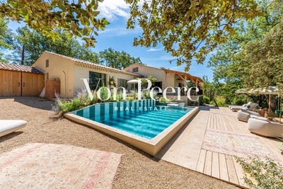/international/fr/lourmarin-provence-alpes-cote-d-azur-310100494365/