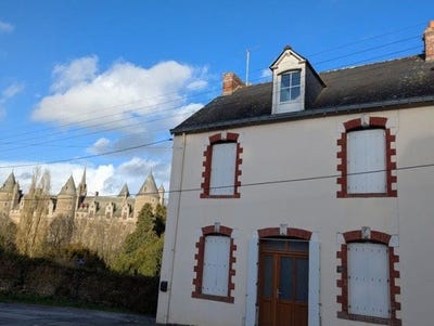 /international/fr/josselin-brittany-310108056882/?lang=th