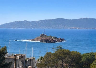 /international/fr/saint-raphael-provence-alpes-cote-d-azur-310110381261/