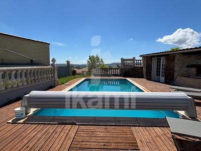/international/fr/laudun-l-ardoise-languedoc-roussillon-310108403445/