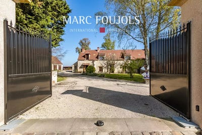 /international/fr/senlis-picardie-310107759768/