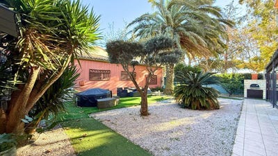 /international/fr/saint-cyprien-languedoc-roussillon-310107906848/