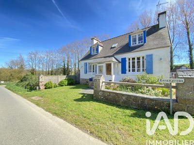 /international/fr/saint-jean-du-doigt-brittany-310107576793/