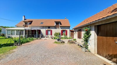 /international/fr/espinasse-vozelle-auvergne-310108465090/