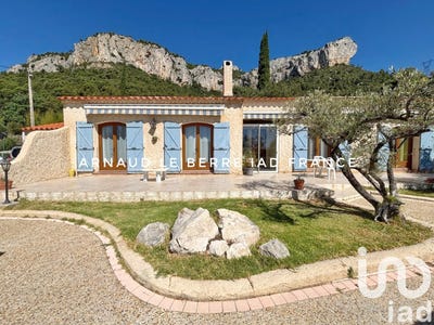 /international/fr/le-revest-les-eaux-provence-alpes-cote-d-azur-310100789211/