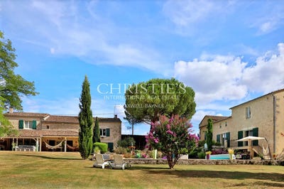 /international/fr/saint-emilion-aquitaine-310110377846/