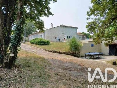 /international/fr/nieul-le-virouil-charente-310104860570/