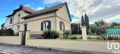 /international/fr/beauvais-ile-de-france-310107674597/