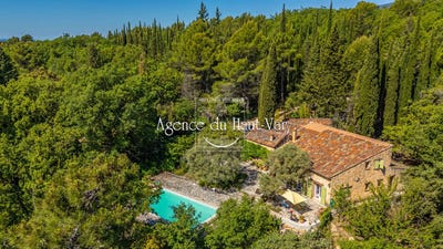 /international/fr/fayence-provence-alpes-cote-d-azur-310108453231/