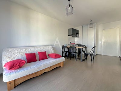 /international/fr/la-rochelle-franche-comte-310104462348/
