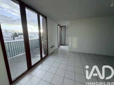 /international/fr/saint-jacques-de-la-lande-brittany-310105376070/