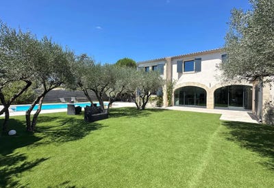 /international/fr/saint-maximin-languedoc-roussillon-310104233234/