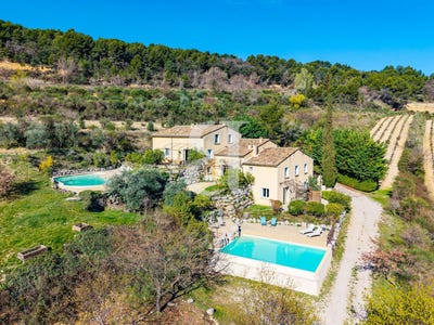 /international/fr/vaison-la-romaine-provence-alpes-cote-d-azur-310108676770/
