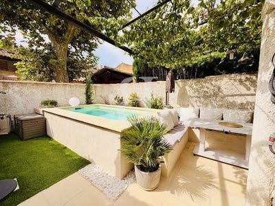 /international/fr/maillane-provence-alpes-cote-d-azur-310109941383/