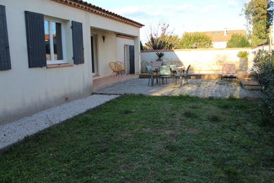 /international/fr/uchaud-languedoc-roussillon-310105832597/