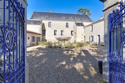 /international/fr/fontevraud-l-abbaye-pays-de-la-loire-310106084249/