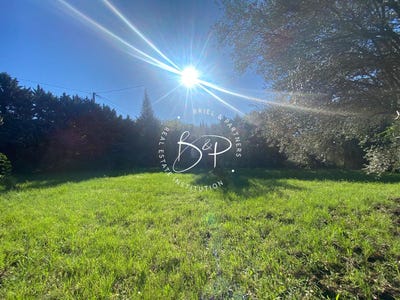 /international/fr/lorgues-provence-alpes-cote-d-azur-310101249512/