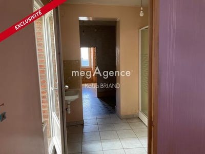 /international/fr/laval-pays-de-la-loire-310108458922/