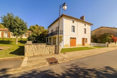 /international/fr/alloue-charente-310103246402/
