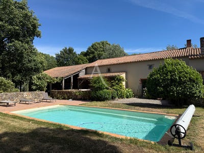 /international/fr/la-boissiere-des-landes-pays-de-la-loire-310108727682/