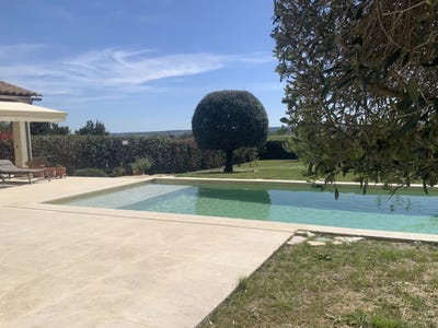/international/fr/uzes-aquitaine-310108623966/