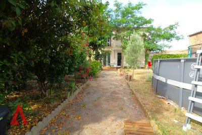 /international/fr/roujan-languedoc-roussillon-310105748226/