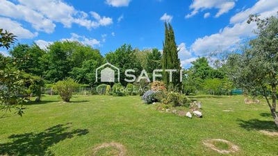 /international/fr/thoiry-ile-de-france-310106221690/