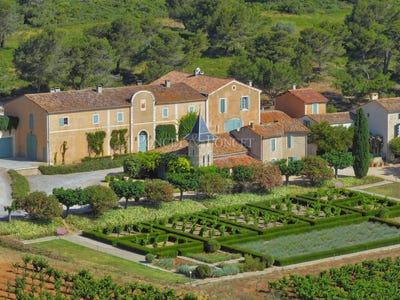 /international/fr/narbonne-languedoc-roussillon-310100279407/