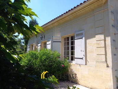 /international/fr/saint-christoly-de-blaye-aquitaine-310109798668/