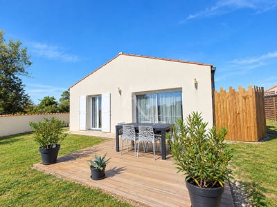 /international/fr/port-des-barques-charente-310119998920/