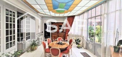 /international/fr/saint-quentin-picardie-310098976449/