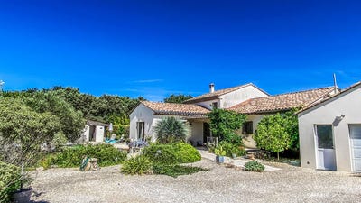 /international/fr/uzes-languedoc-roussillon-310100938614/?lang=zh-tw