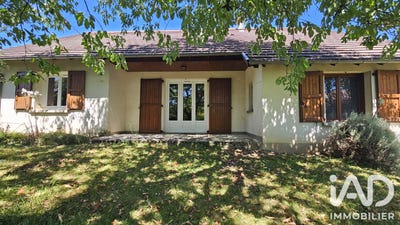/international/fr/saint-etienne-de-maurs-auvergne-310108968434/