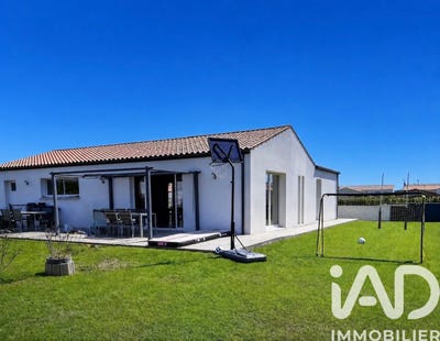 /international/fr/corme-ecluse-charente-310108372325/