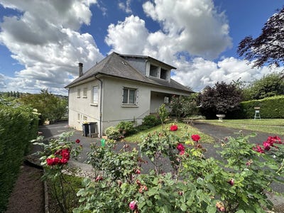 /international/fr/thouars-charente-310108056593/