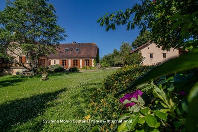 /international/fr/excideuil-aquitaine-310106288801/