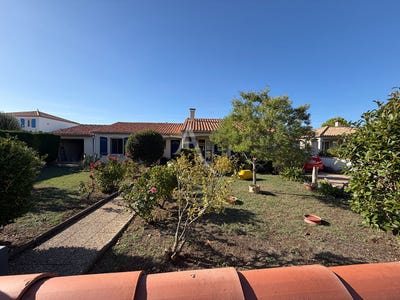 /international/fr/port-des-barques-charente-310120543652/