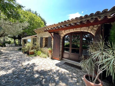 /international/fr/saint-paul-trois-chateaux-rhone-310107191939/