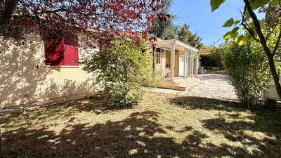 /international/fr/moules-et-baucels-languedoc-roussillon-310109097236/?lang=th