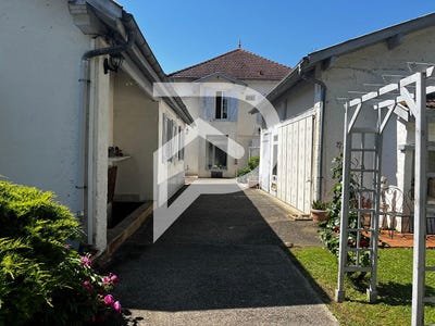 /international/fr/peyrehorade-aquitaine-310103197287/