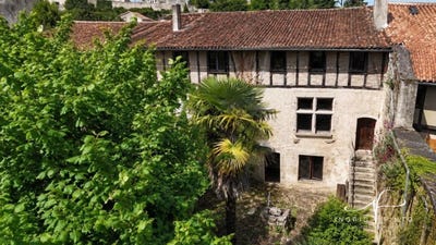/international/fr/parthenay-charente-310108652028/