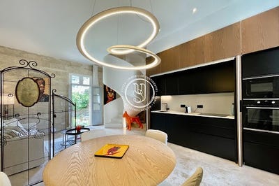 /international/fr/uzes-languedoc-roussillon-310110051175/