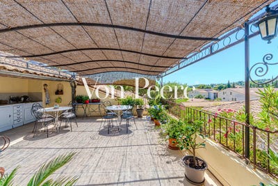 /international/fr/rochefort-du-gard-languedoc-roussillon-310108248508/?lang=id