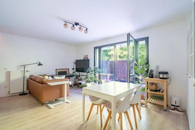 /international/fr/stains-ile-de-france-310108372939/