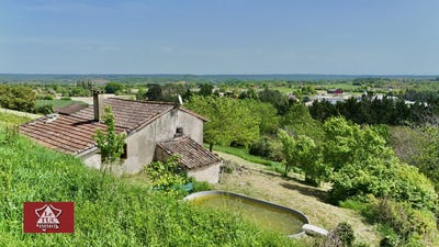 /international/fr/monflanquin-aquitaine-310107743992/