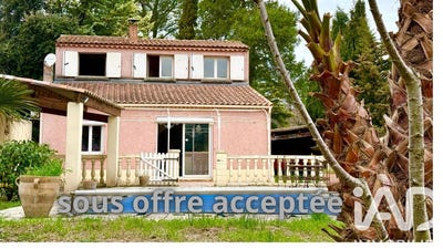 /international/fr/pujaut-languedoc-roussillon-310106422945/