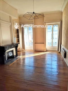 /international/fr/3-rue-marc-bloch-lyon-7eme-rhone-310108436181/