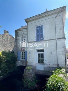 /international/fr/saint-jean-d-angely-charente-310101388730/?lang=en