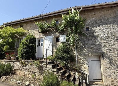/international/fr/nanteuil-en-vallee-charente-310108894302/