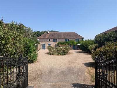 /international/fr/nalliers-charente-310109228148/
